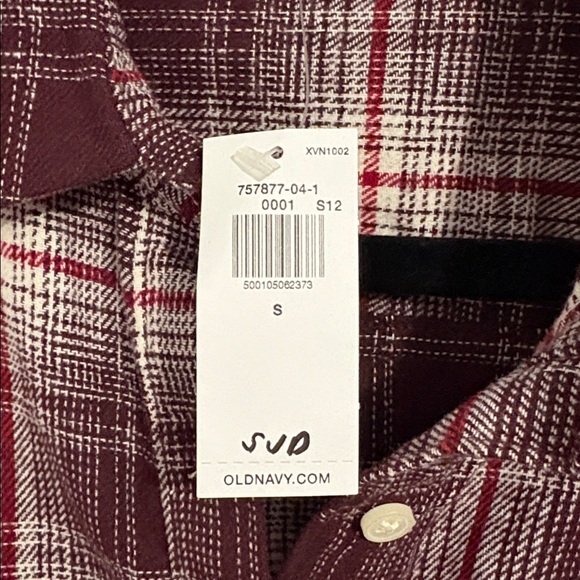 Old Navy Maternity Button Down Shirt - Burgundy and White NWT - Picture 3 of 5